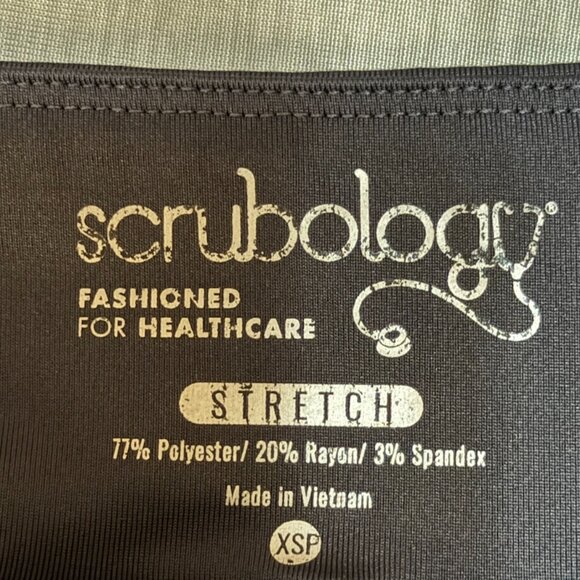 Scrubology Scrubs set in grey - Picture 2 of 13